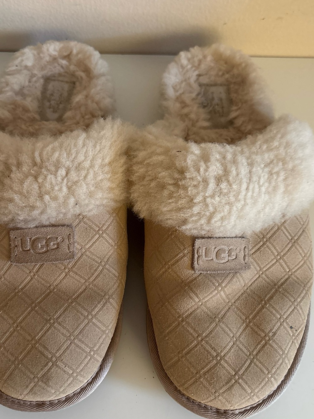 UGG tan & cream slippers Quilted#cozy #comfort used in very good condition 9 us